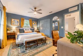 The Designer Boutique • 3BR/2BA by UF • Firepit - Image 3