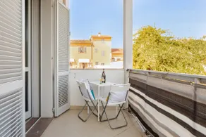 Apartment with air conditioning + private parking space - Image 5