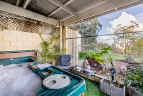 Katandra Country Cottage, spa with a view. - Image 3