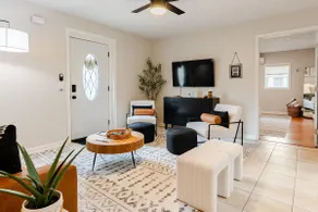 Cinema Room & Coffee Bar/ Free Parking / Downtown - Image 3