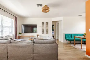 2 King Beds • Minutes to AdventHealth + Downtown - Image 5