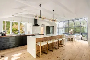 Sag Harbor Waterside Oasis w lush gardens and pool - Image 4