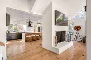 Sag Harbor Waterside Oasis w lush gardens and pool - Image 5