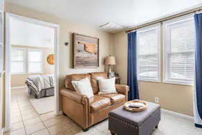 1930's Farm House Apartment - Image 3