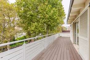 Luxury 170 m² 3-Bedroom 3-Bathroom Downtown Property for 4 People - Image 5
