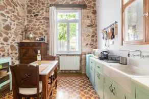 30 Sqm of wood & stone- Non-Smoker's Paradise - Image 3