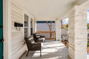 Nestled on New Bern - Bright Bungalow Downtown - Image 5