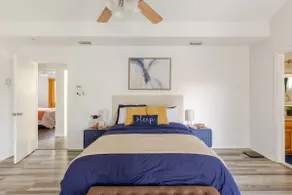 TX Home Away Large Patio, Smart TVs, FAST WiFi - Image 4