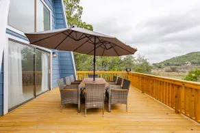 Rothi Lakehouse: A Tranquil Escape at Lake Travis - Image 5
