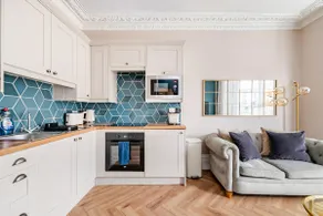 The Middle Hideaway - Chic Double Apartment - Image 3
