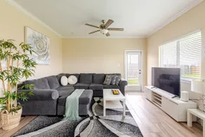 Family Spacious New Cozy 5BR House in Asian Town - Image 3