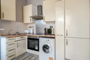 New 1 Bedroom Flat, 5 Minutes from Chelsea Stadium - Image 4