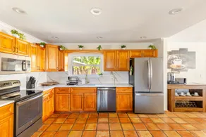 New! Stylish Modern Oasis - Pool - 15 min to Beach - Image 4