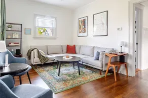 Coach House•Theater•Parking•6 minute Walk to FLW - Image 2