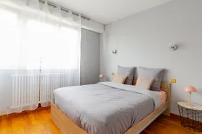 Bright 70 m² 2-bedroom apartment | Free parking | Near Geneva - Image 3