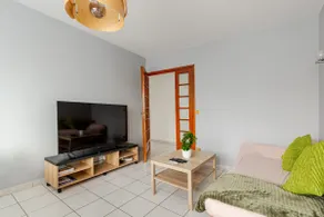 Bright 70 m² 2-bedroom apartment | Free parking | Near Geneva - Image 5
