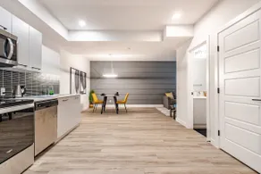 Hotchlair Private Suite with Kitchen, Dining & Cozy Living Area - Image 3