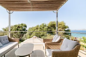 Spacious seafront villa sleeps 2/4 - Image 4