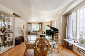 Beautiful 1/2 Duplex in Cherry Creek - Image 2