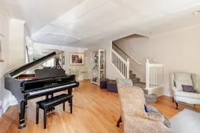 Beautiful 1/2 Duplex in Cherry Creek - Image 4