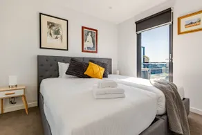 Stylish 2BR Apartment with Scenic Views - Image 5
