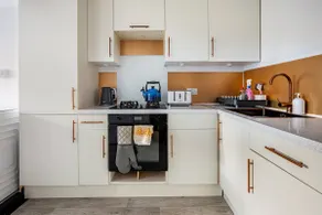 The Bonnie Stay Garden Apartment - Image 5
