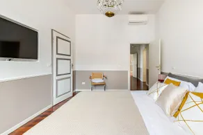 Ravenna Centre Luxury Apartment Piazza del Popolo - Image 5