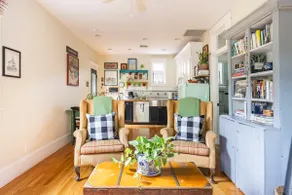 Charming Boho Farm Carriage House in Heart of Downtown - Image 2