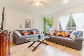 Modern 3BR near DFW, Las Colinas & Love Field - Image 4