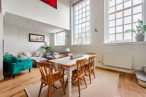 Stylish Stay w/ All You Need – Old Grammar School - Image 2