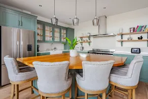 Stylish Stay w/ All You Need – Old Grammar School - Image 4