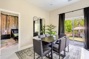 Themed Art House · 4 BR · Mins to Gulf Beaches - Image 4