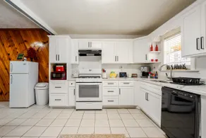 Comfortable 4BR•2 King Beds• Near Arbor Place Mall - Image 3