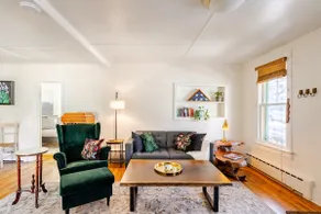 Golden Historic District 3BR Bungalow - Image 2