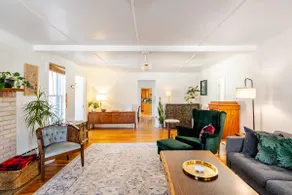 Golden Historic District 3BR Bungalow - Image 3