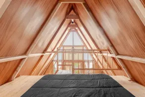 Boutique Cabin with Pyramid View - Image 4