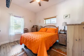Crescent Lake-Rising Moon Retreat - Image 2