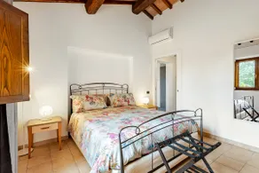 Rosa's Tuscan Escape | Views, AC, Private Parking - Image 3