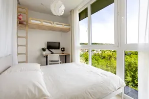 Easy City Access Bright 1BR with Underground Parking - Image 2