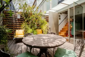 Art-FilledTownhouse with heating & AC - Image 4