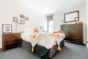 Stylish Riverside​ Apartment near Victoria​ Park - Image 4