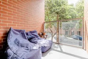 Stylish Riverside​ Apartment near Victoria​ Park - Image 5