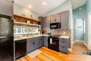 Cozy Saint Paul Tiny Home Retreat - Image 4