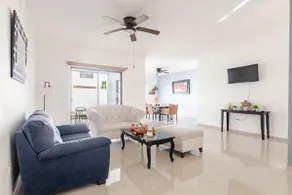 Entire house, Zona Floresta, close to Altabrisa - Image 3