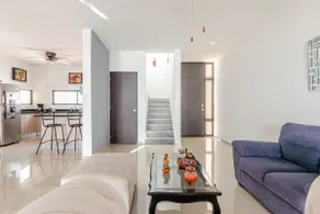 Entire house, Zona Floresta, close to Altabrisa - Image 5