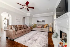 Family Retreat with King/Queen Beds open concept - Image 5