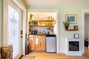 A Cute, Clean, & Comfy SW Portland Guest Apartment - Image 3
