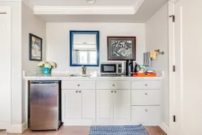 Daylight Laurelhurst Suite - Image 4
