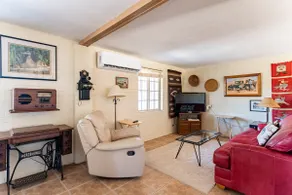 Guest House with beautiful mountain views. - Image 3