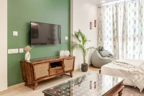 Elegant Studio Stay with Pool & Rooftop Escape - Image 4